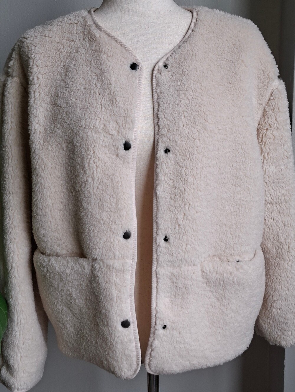 H&M Divided Cream Teddy Coat Sherpa Jacket Sz S Snap Button
